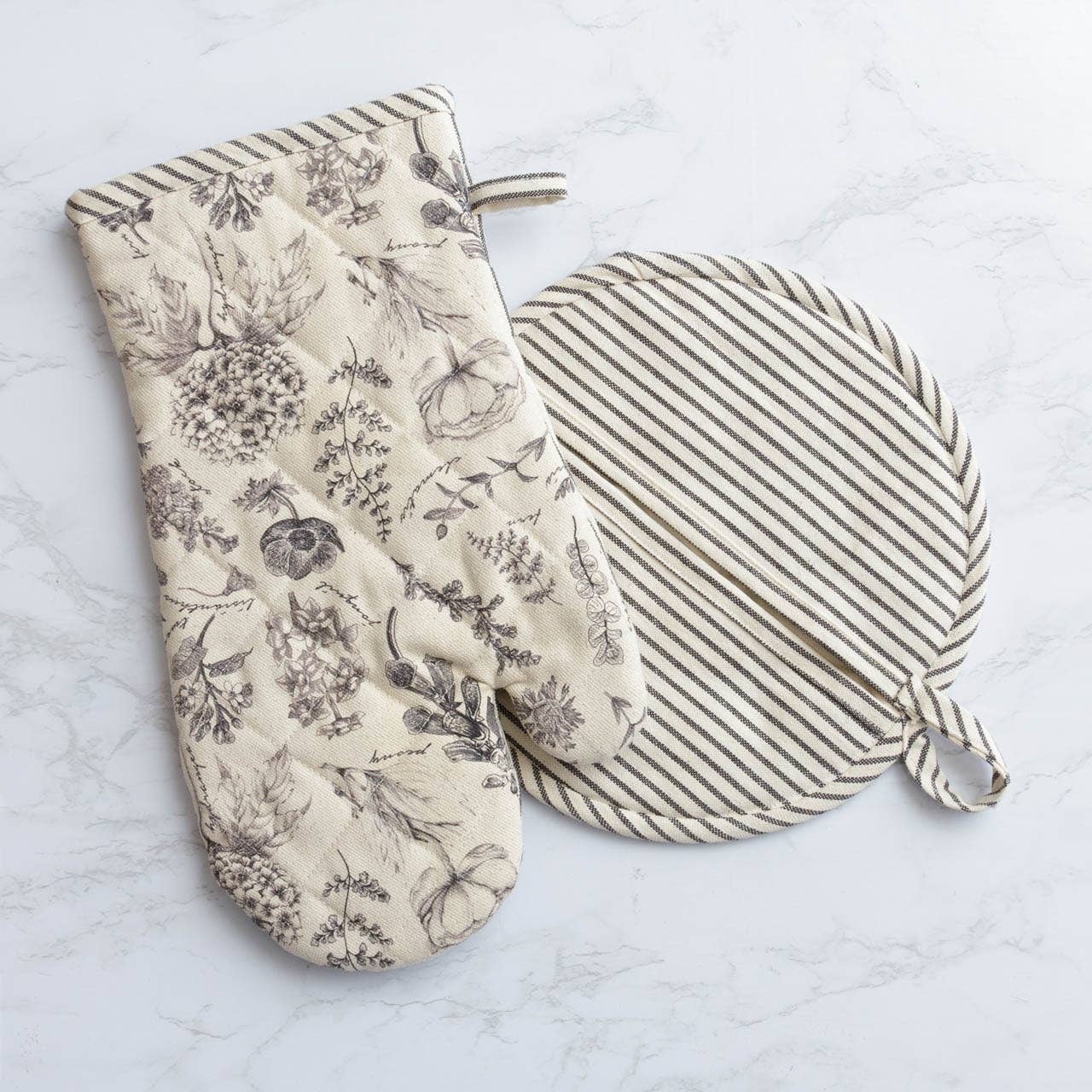 Oven Mitt And Pot Holder - Black And White Botanicals