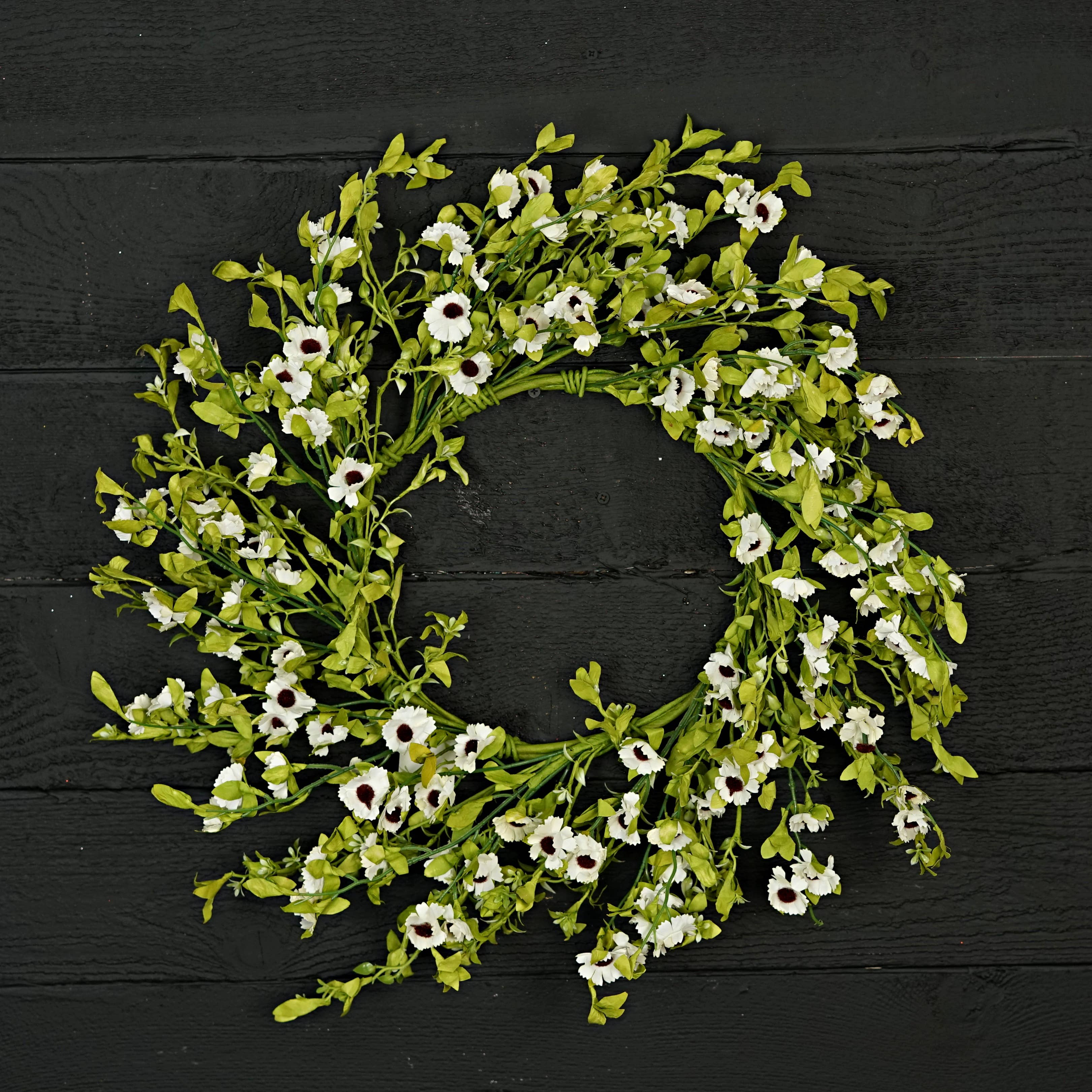Cream Mountain Daisy Blossoms 20" -Wreath-Spring