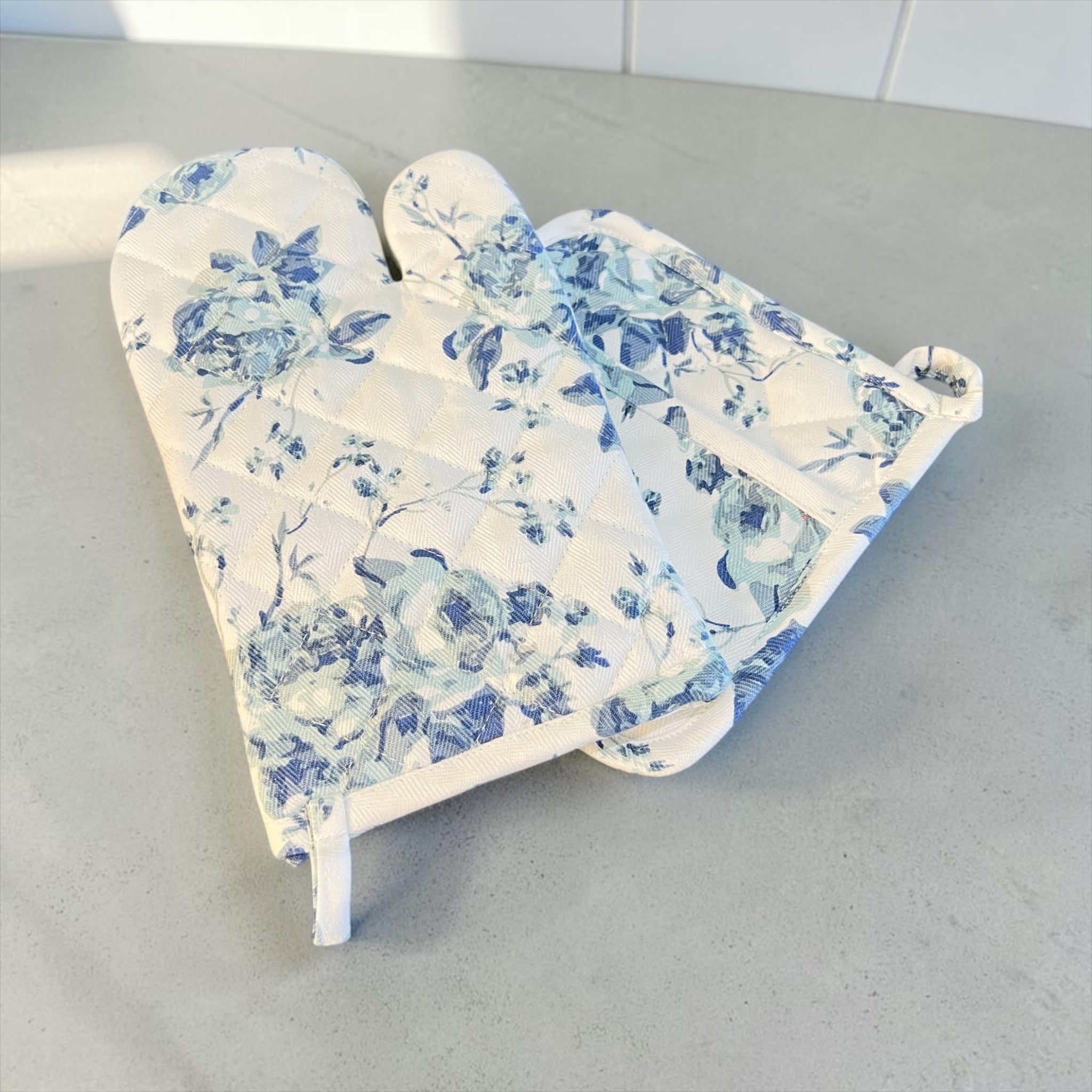 Blue Rose Cotton Oven Mitt & Potholder Set